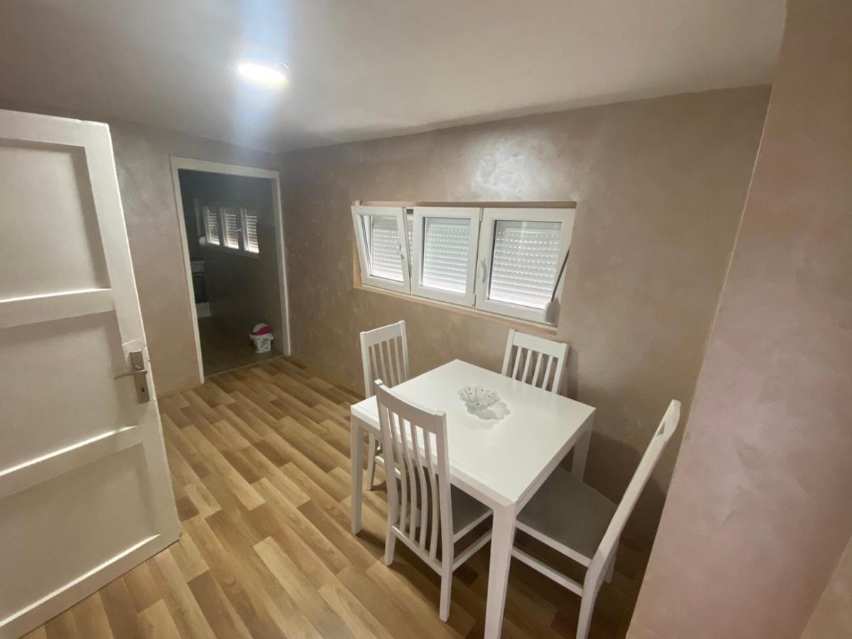 Apartman Niksic 아파트 외부 사진